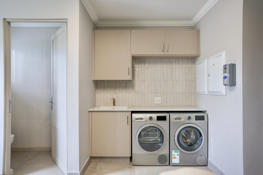 To Let 3 Bedroom Property for Rent in Kingswood Golf Estate Western Cape